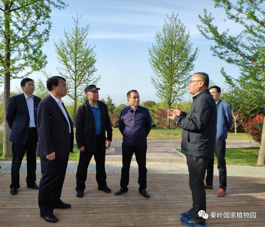 西安高科（集团）公司总经理、高新区托管办副主任杜万坤一行来我园调研