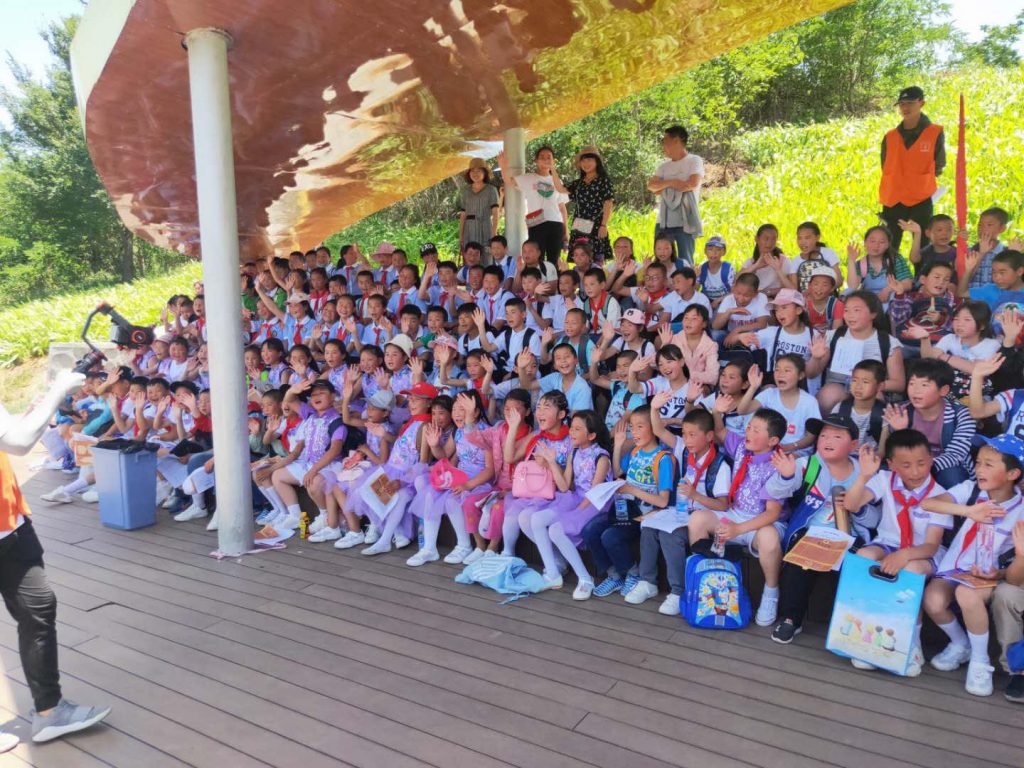 秦岭国家植物园“庆六一，关爱贫困县中小学生公益研学活动”隆重举行