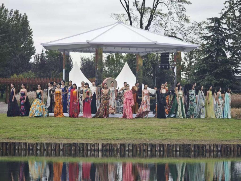 艺术融入自然奏响生态强音 秦岭主题文化活动构建“和鸣共声”新范式 艺术融入自然奏响生态强音 秦岭主题文化活动构建“和鸣共声”新范式