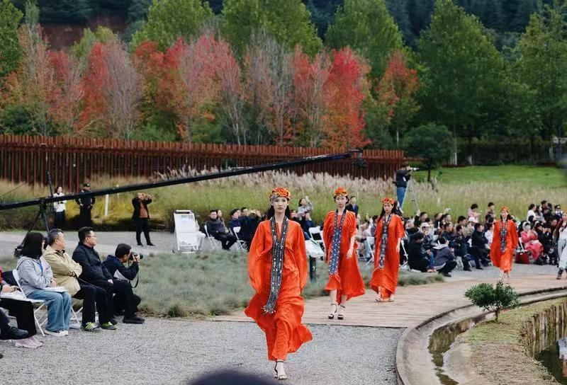 在秦岭脚下体验生态艺术交织盛宴 感受秦岭万物和合之美 在秦岭脚下体验生态艺术交织盛宴 感受秦岭万物和合之美